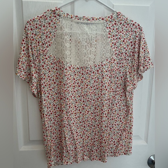 SO Floral Top, Women’s Size Large NWOT - Picture 4 of 5